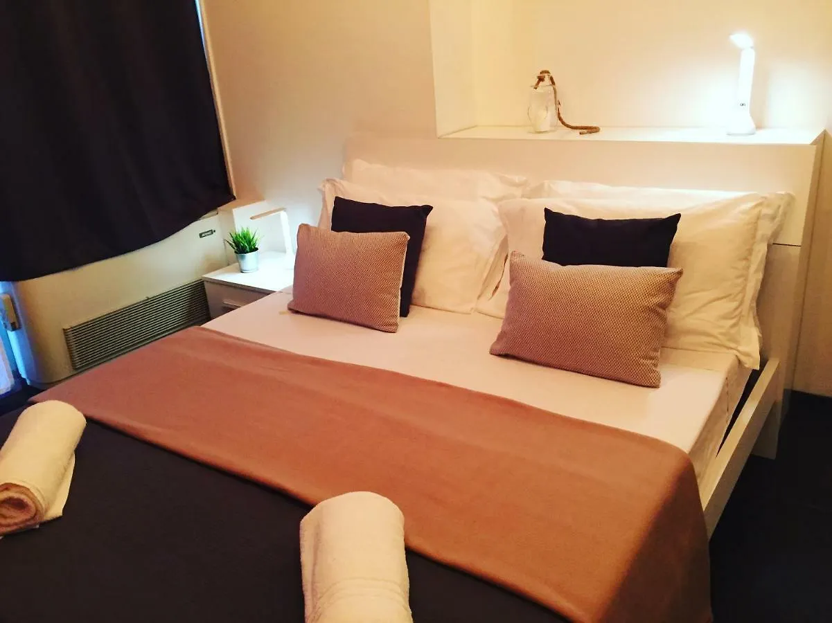 Apartment La Maison, Vicino Al Colosseo! Rome Italy